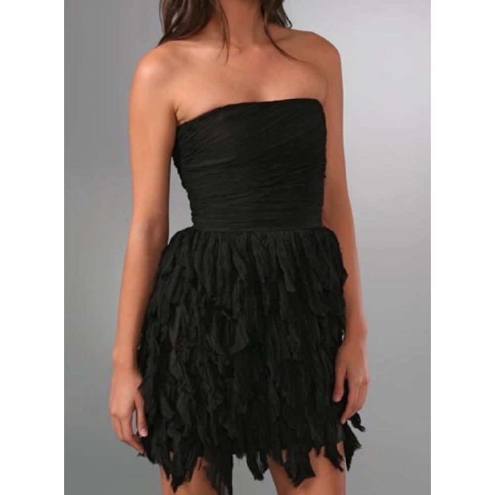MOVING SALE 📦 Elizabeth & James Strapless Dress